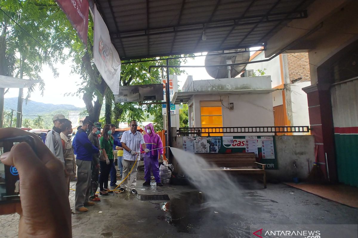 Ormas TABIR lakukan penyemprotan disinfektan di komplek perumahan warga