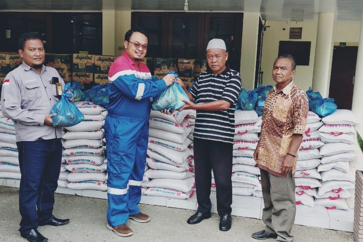 Imbas corona, Pertamina Rantau bantu warga miskin 1.000 paket sembako