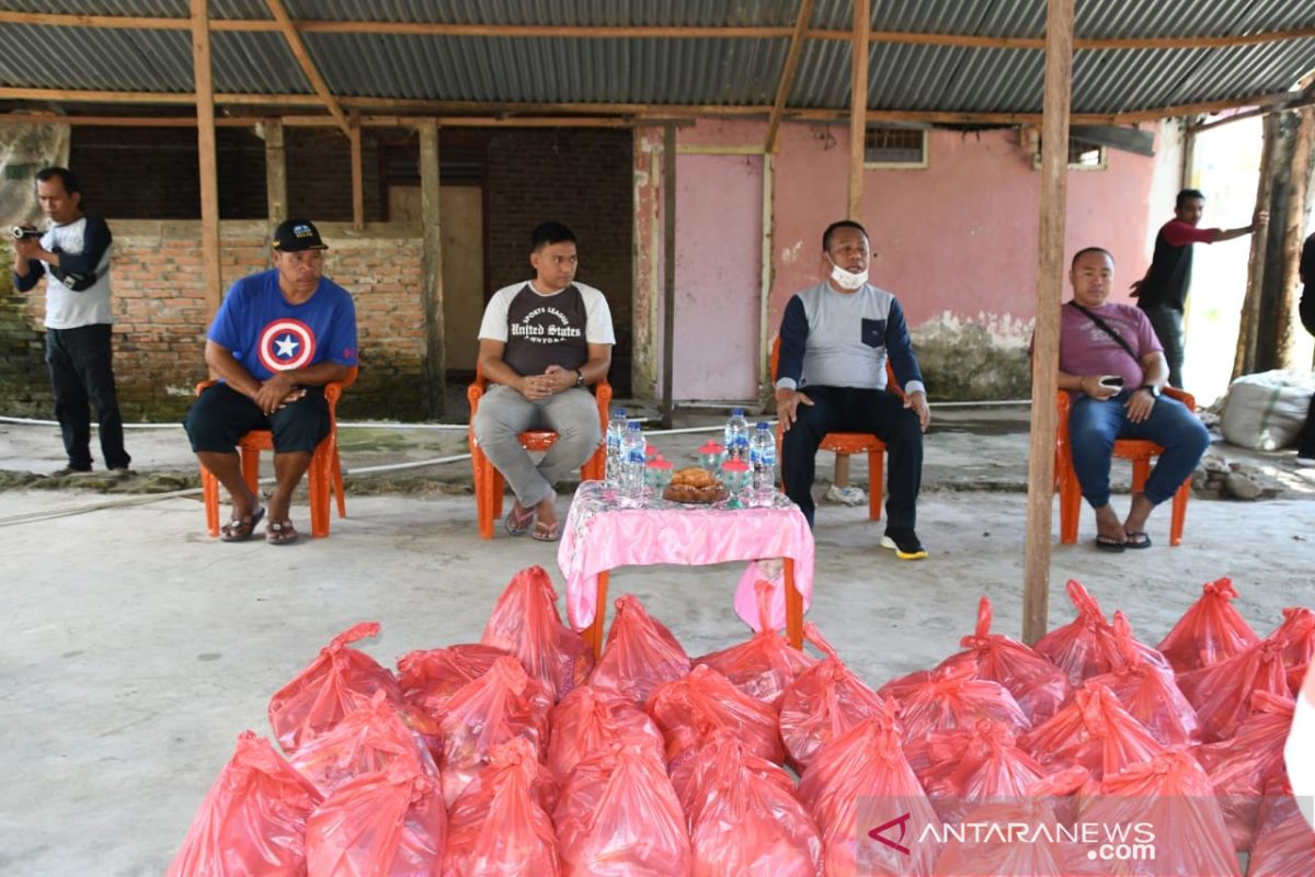 Sekda Gorontalo Utara salurkan bantuan ke pelaku sektor informal