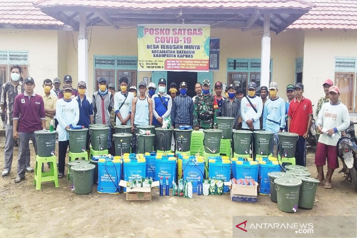 Legislator Kapuas ini bantu penyemprotan desinfektan di daerah pemilihannya