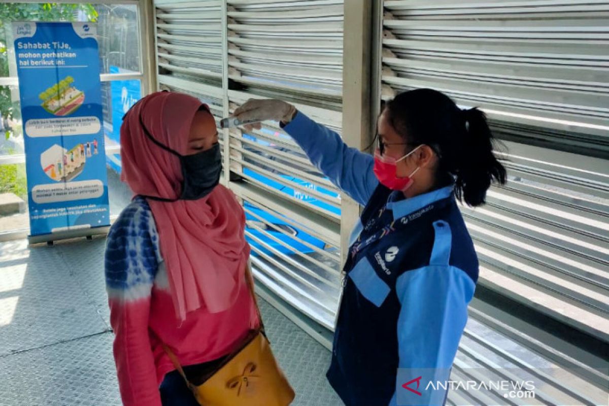 Pengelola transportasi Jakarta diminta buat aturan wajib masker