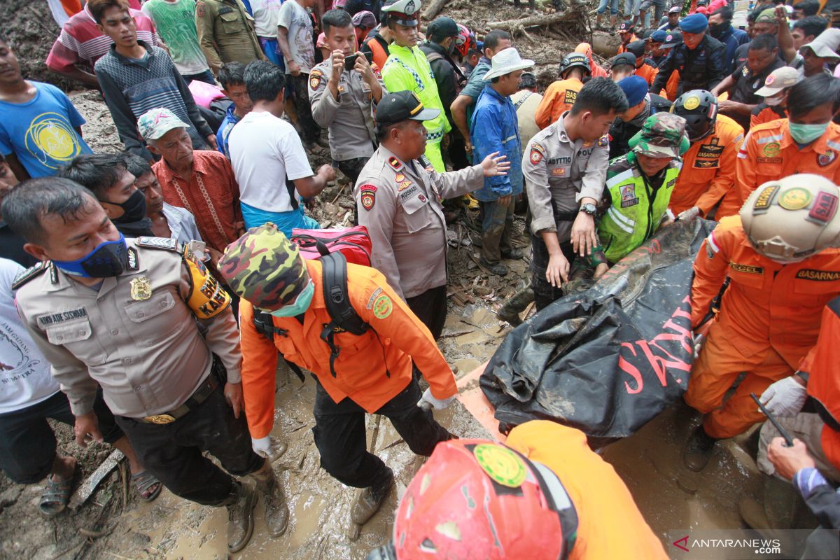 Inalillahi! 9 warga Solok Selatan tewas tertimbun di lokasi tambang ilegal