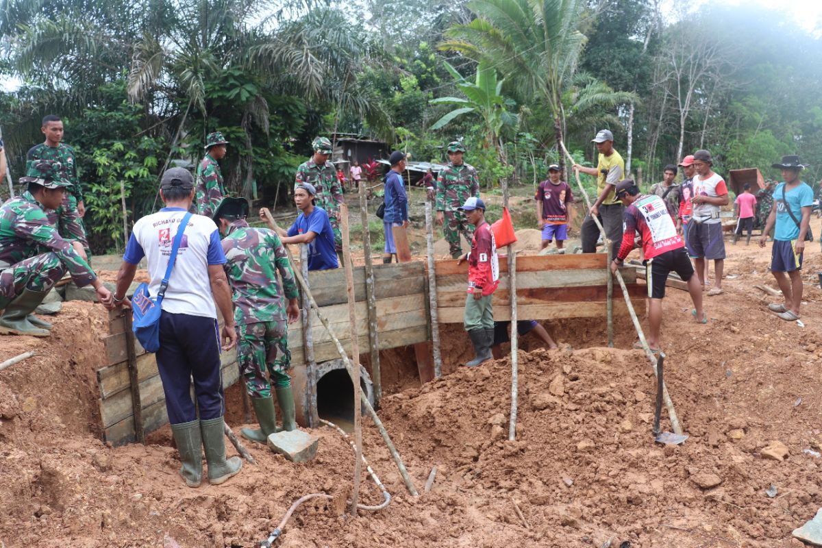 Prajurit TMMD segera tuntaskan pemasangan gorong-gorong