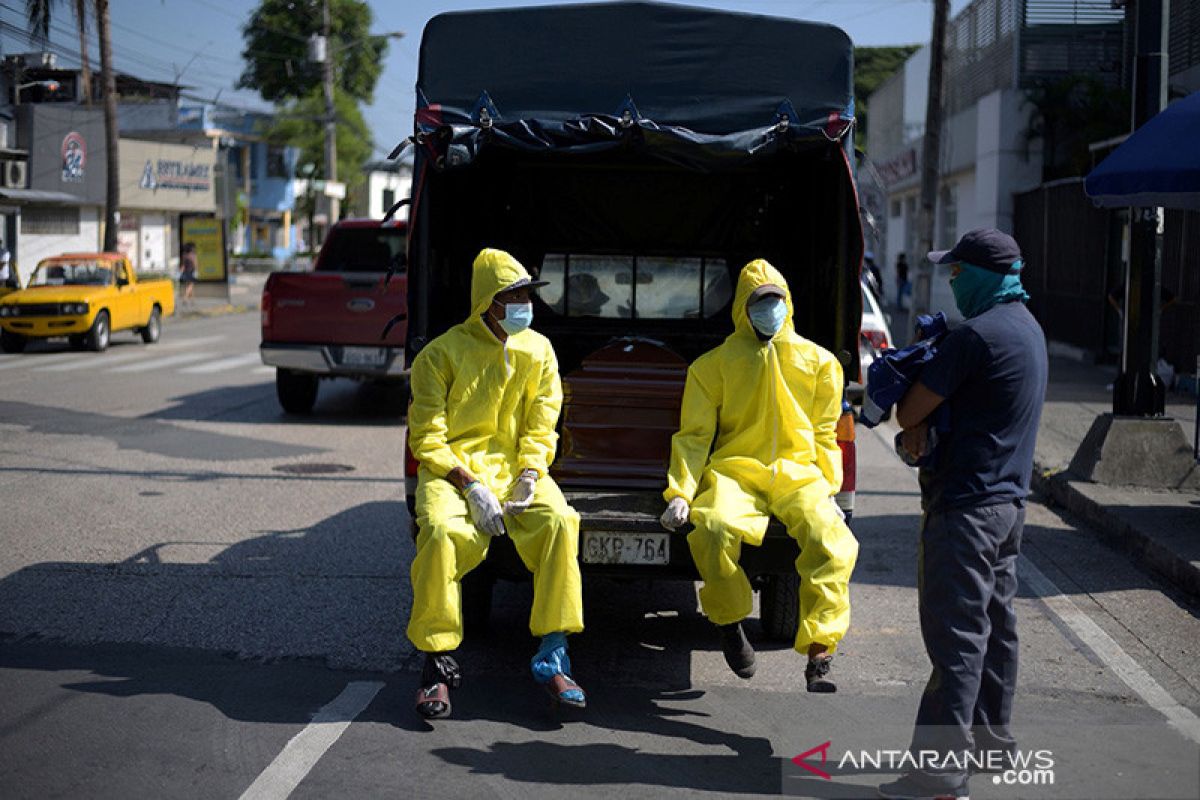 Ekuador membangun pemakaman darurat selama pandemi corona