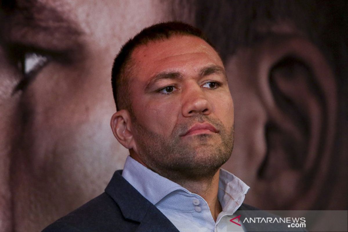 Pulev sumbangkan hadiah tarung kelas berat untuk paramedis corona