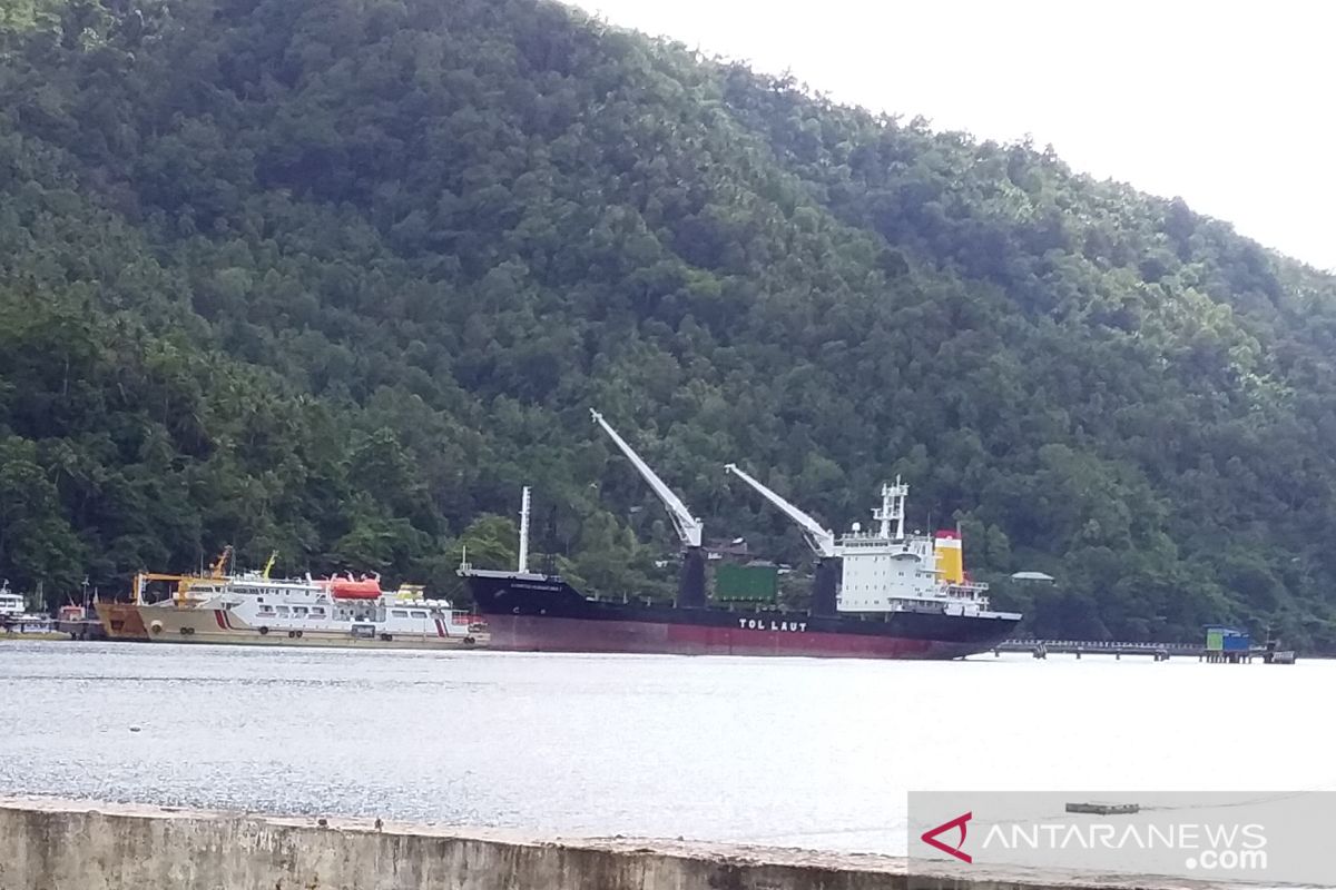 Kapal Tol laut memuat ribuan masker milik pengusaha tiba di Sangihe