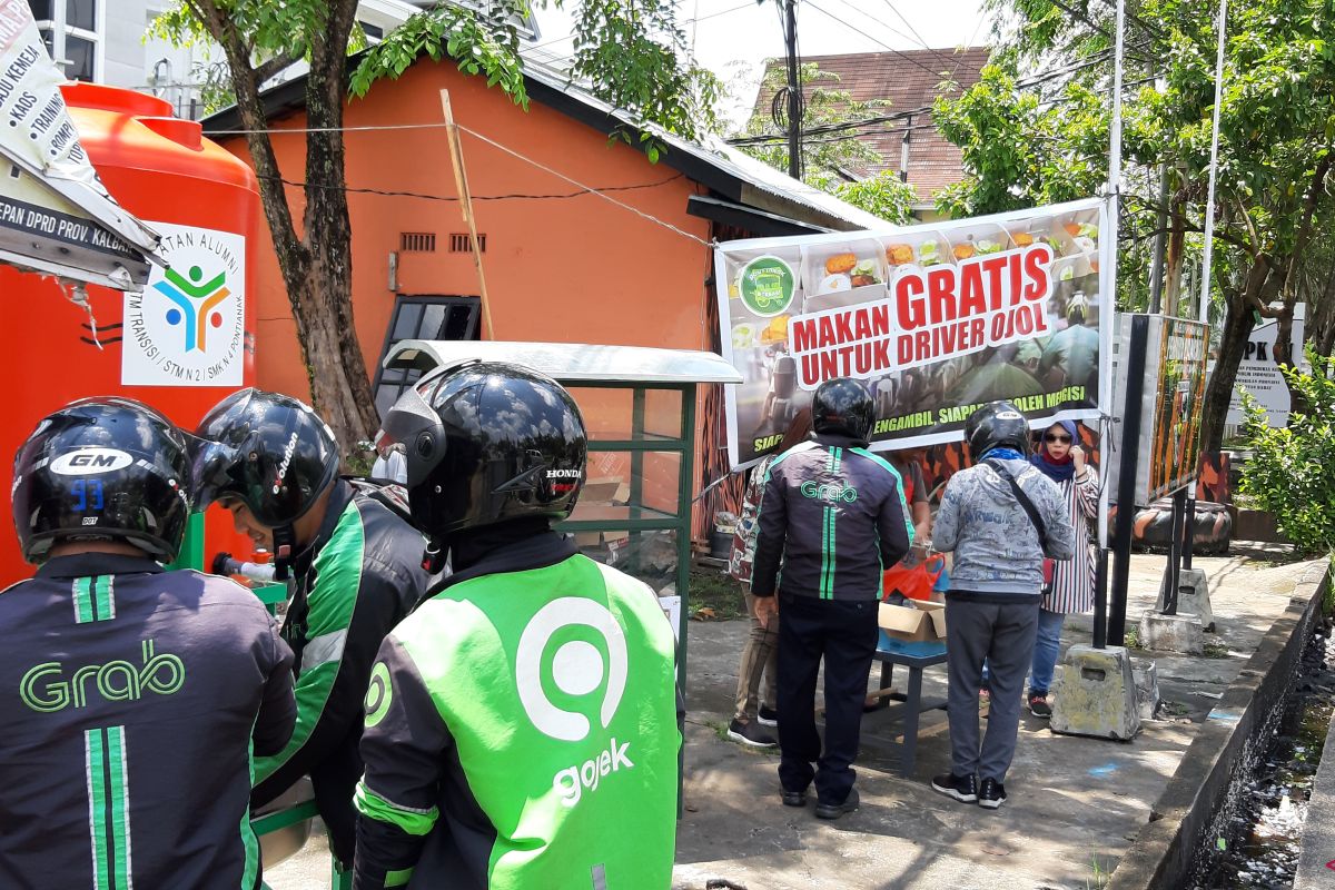 Pontianak Berbagi setiap harinya salurkan 200 nasi bungkus untuk Ojol