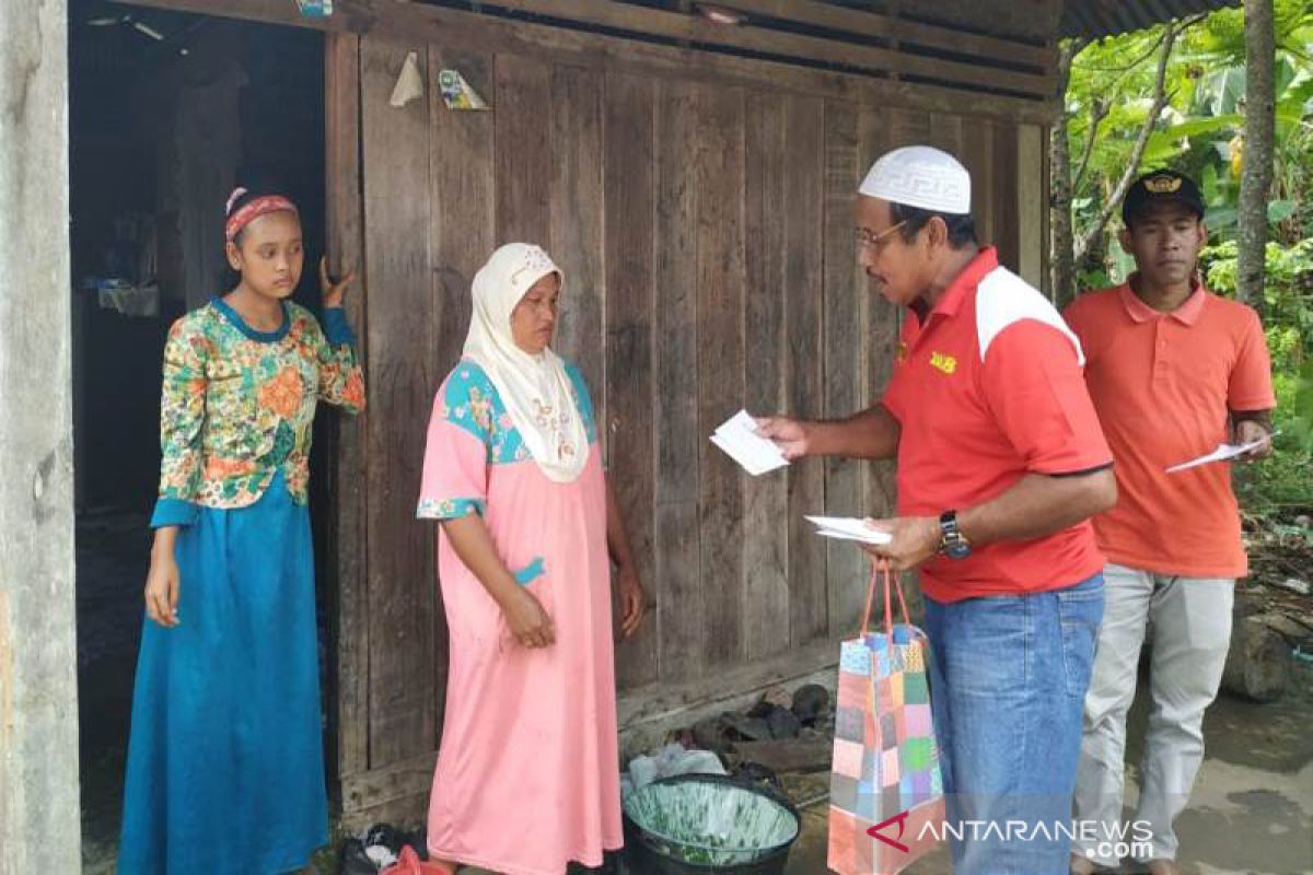 Masyarakat Sikabu santuni yatim kurang mampu