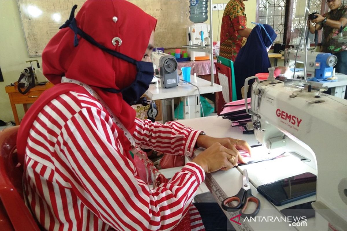 BLK di Sumbar produksi 10 ribu masker dan bakal dibagikan ke masyarakat