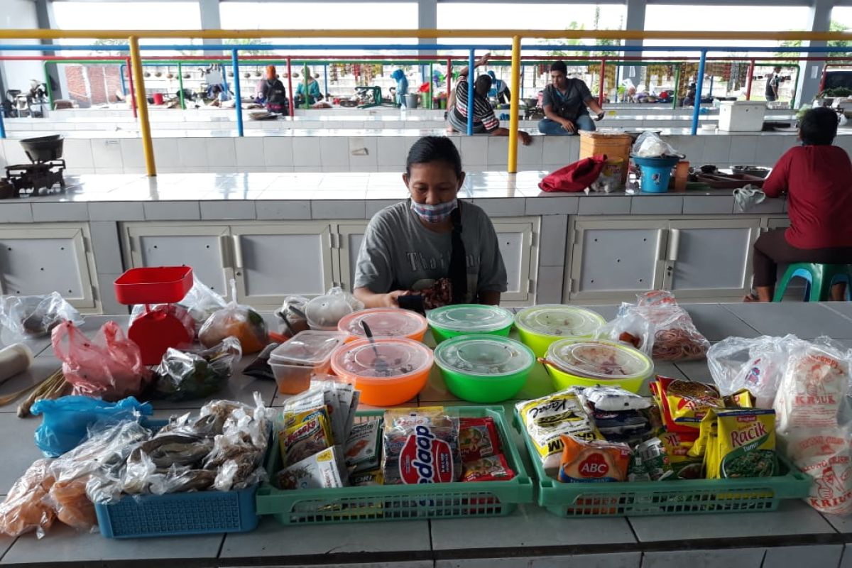 Pasar tradisional di Surabaya perketat protokol kesehatan cegah COVID-19