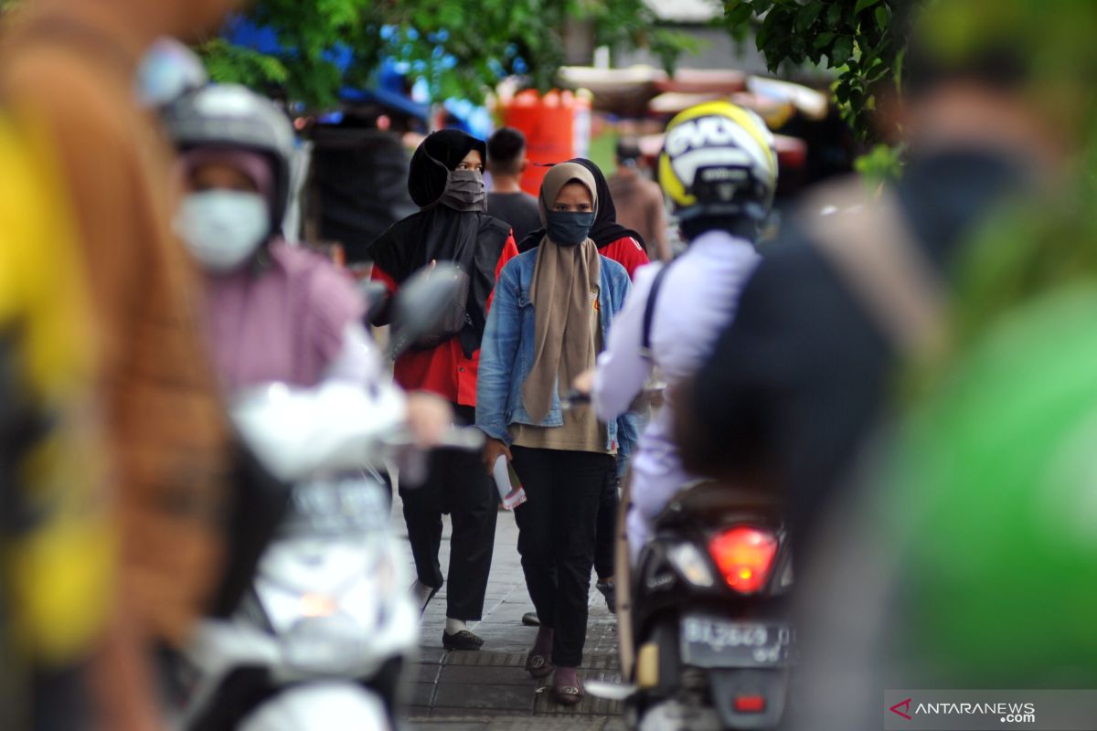 Pasar menjadi tempat penularan virus corona di Padang