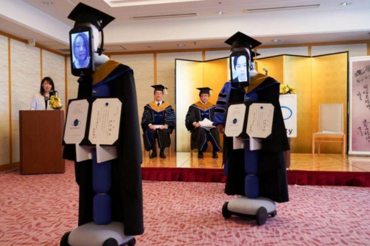 Robot gantikan siswa Jepang saat kelulusan