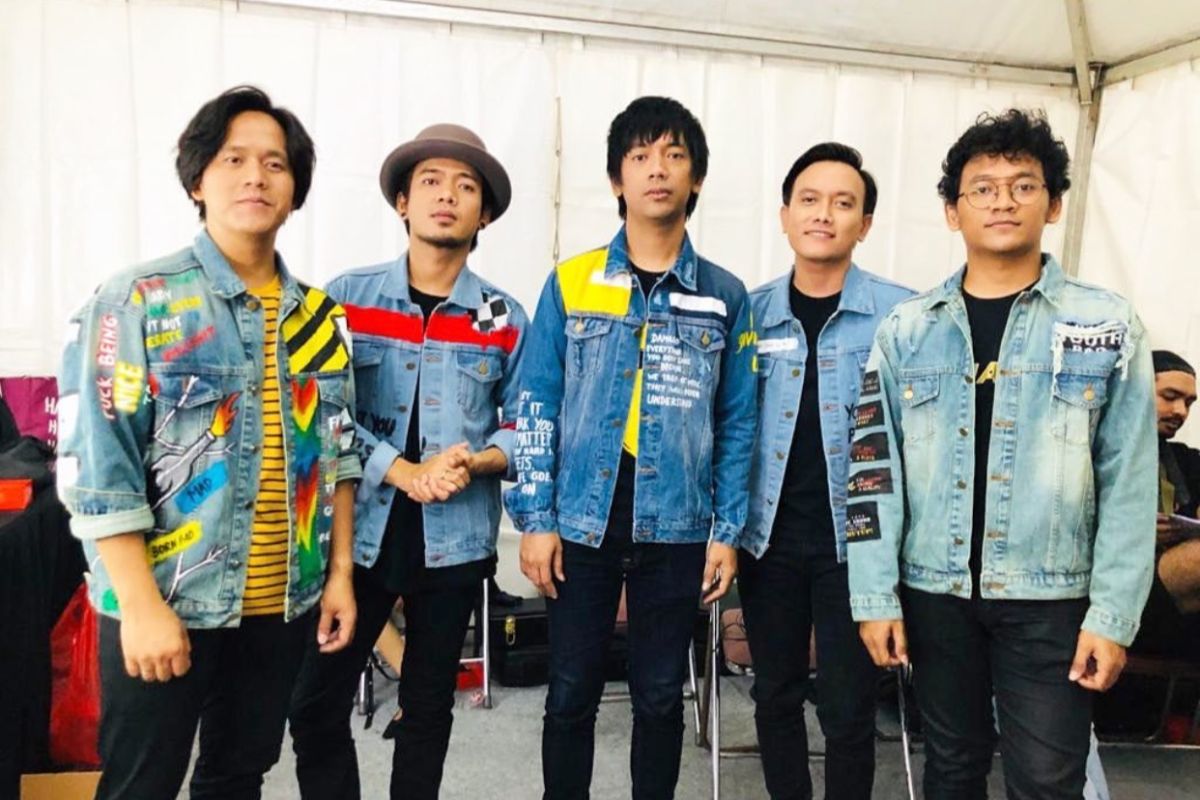 Keinginan D'MASIV merilis album berbahasa Inggris