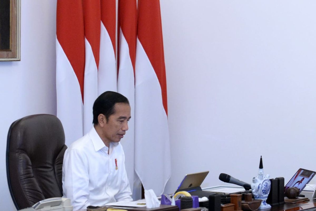 Presiden Joko Widodo minta kementerian perbanyak program padat karya tunai