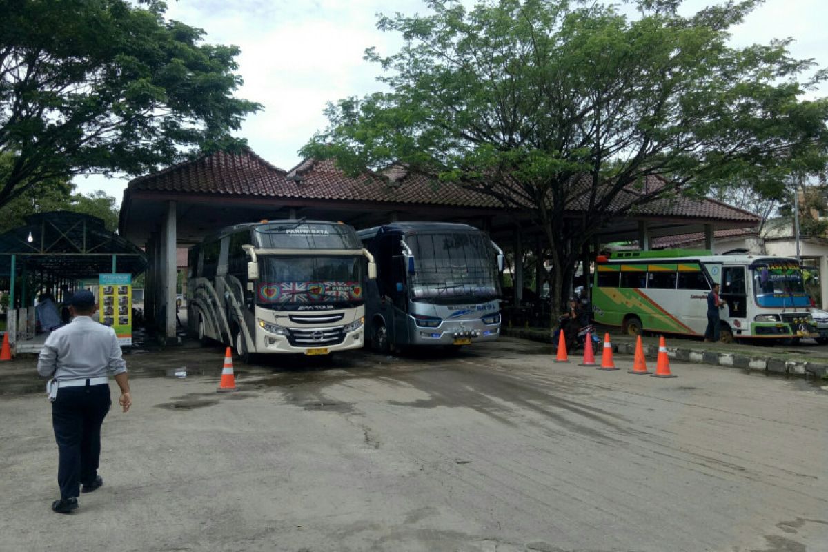 Perusahaan Otobus di Sumsel pilih 'parkir' sementara