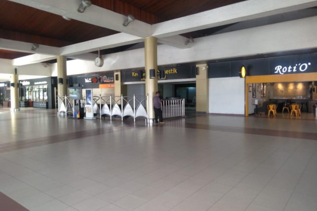 Passenger traffic drops  80 percent at Minangkabau Airport