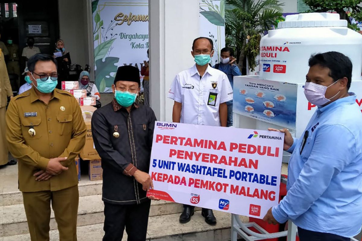 Pertamina tempatkan alat cuci tangan portabel di lima pasar rakyat Kota Malang