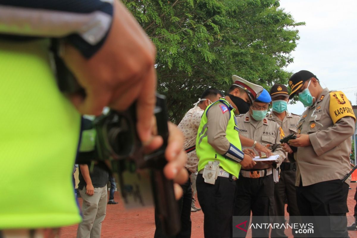 Pemeriksaan senjata api polisi