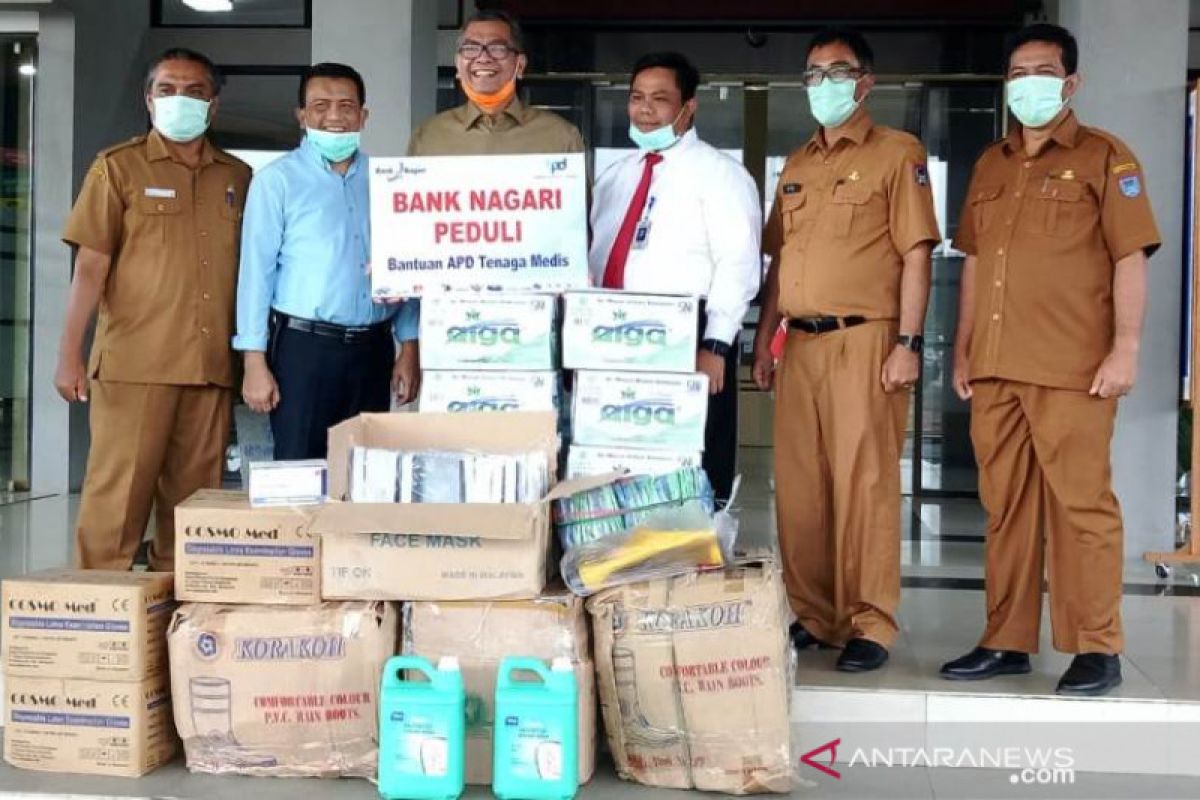 Bank Nagari Peduli serahkan bantuan untuk RSUD Adnaan WD Payakumbuh