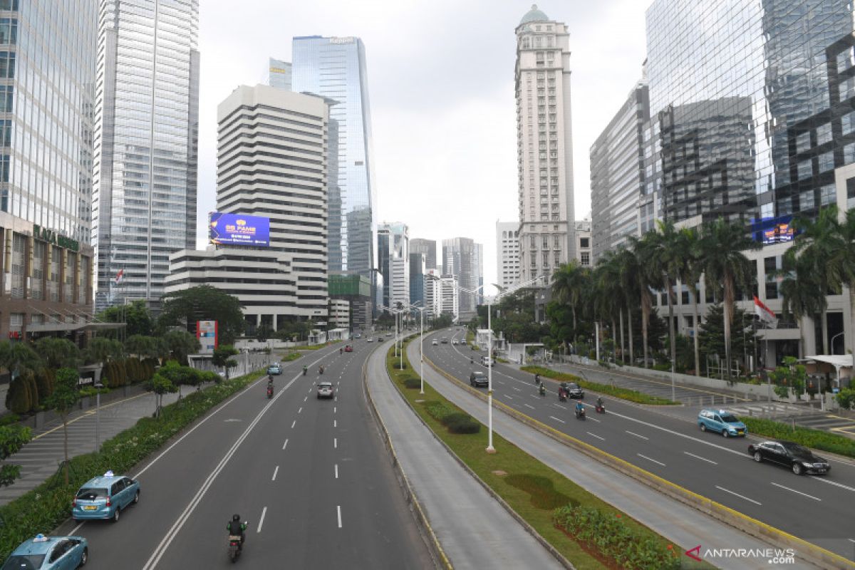 Transportasi umum Jakarta hanya diizinkan angkut  50 persen