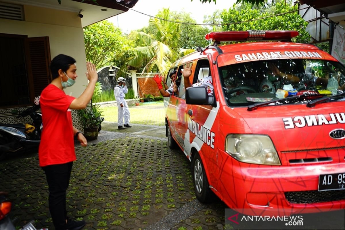 Relawan Gibran salurkan 1.000 APD ke 12 rumah sakit