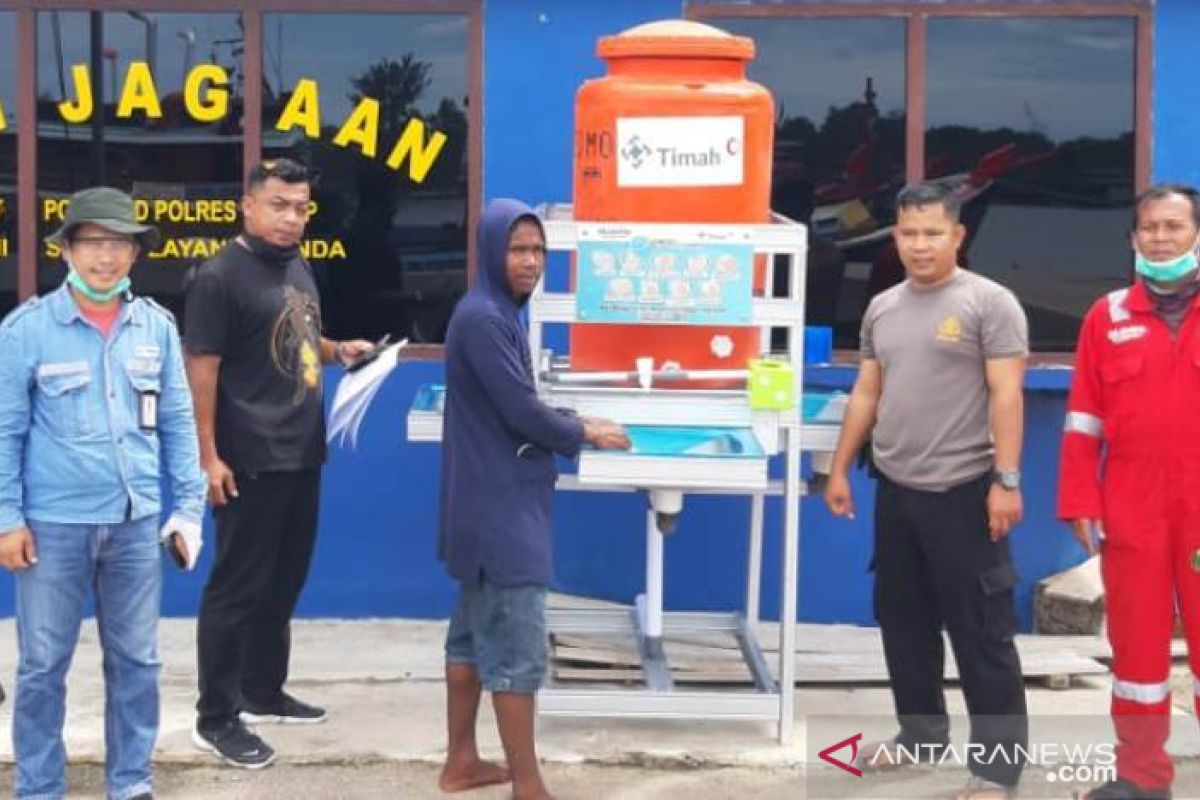 PT Timah bantu instalasi cuci tangan ke Pelabuhan Pangkalam