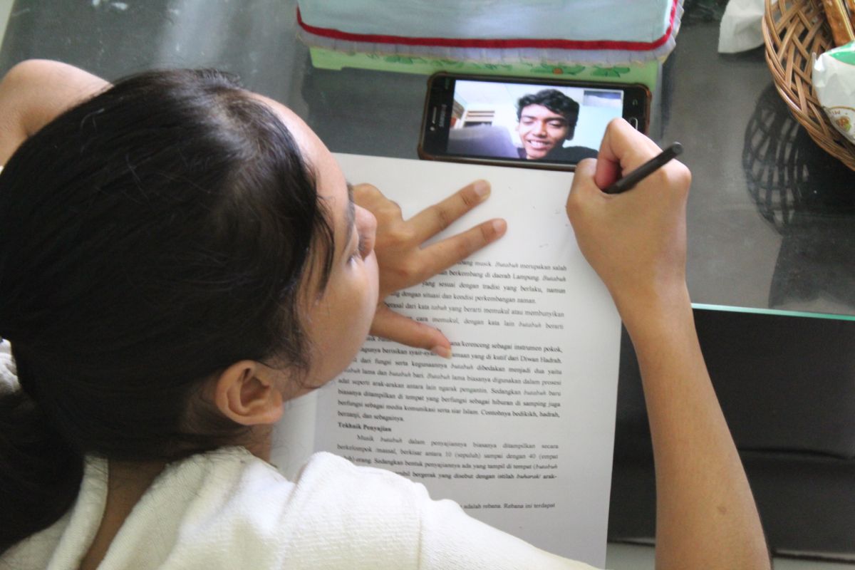 Aktivis ingatkan orang tua untuk dampingi anak belajar daring