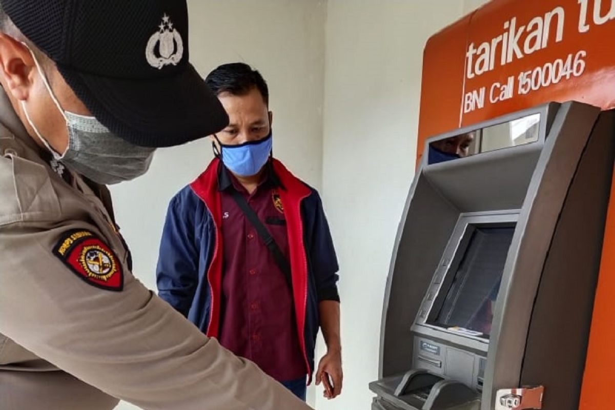 Mesin ATM BNI di Kota Jambi  dibobol perampok menggunakan mesin las