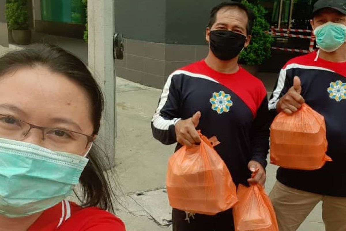 WNI asal Batam di Malaysia bantu 25 kotak nasi gratis per hari ke TKI