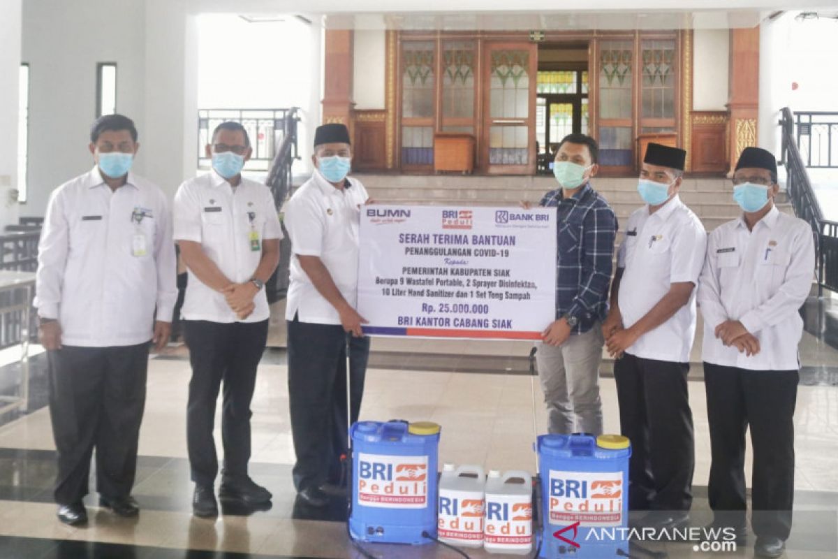 BRI Siak bantu 9 wastafel portabel, Bupati minta tempatkan di masjid-masjid