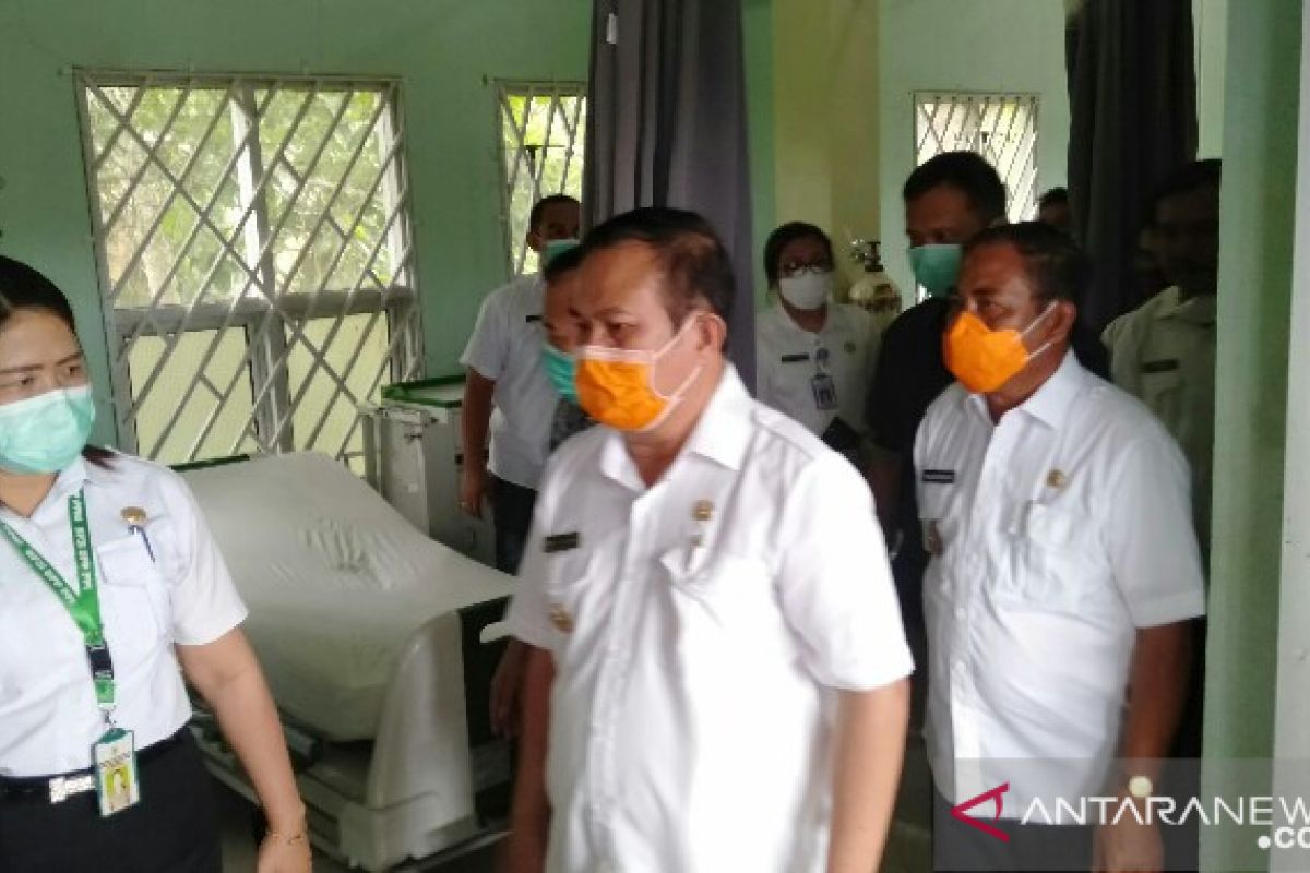 Bupati Nias tinjau ruang isolasi COVID-19 RSUD Gunungsitoli