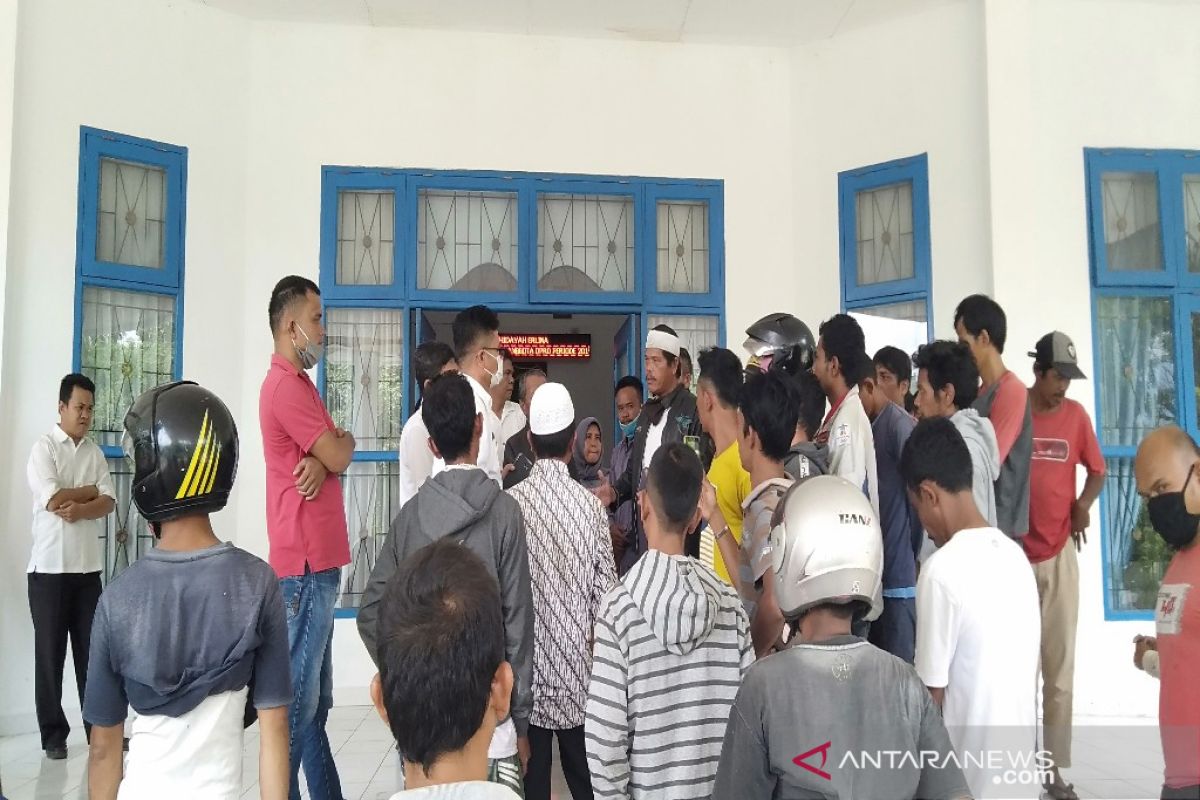 Minta bantuan Sembako, puluhan supir Betor datangi kantor Bupati Madina dan DPRD