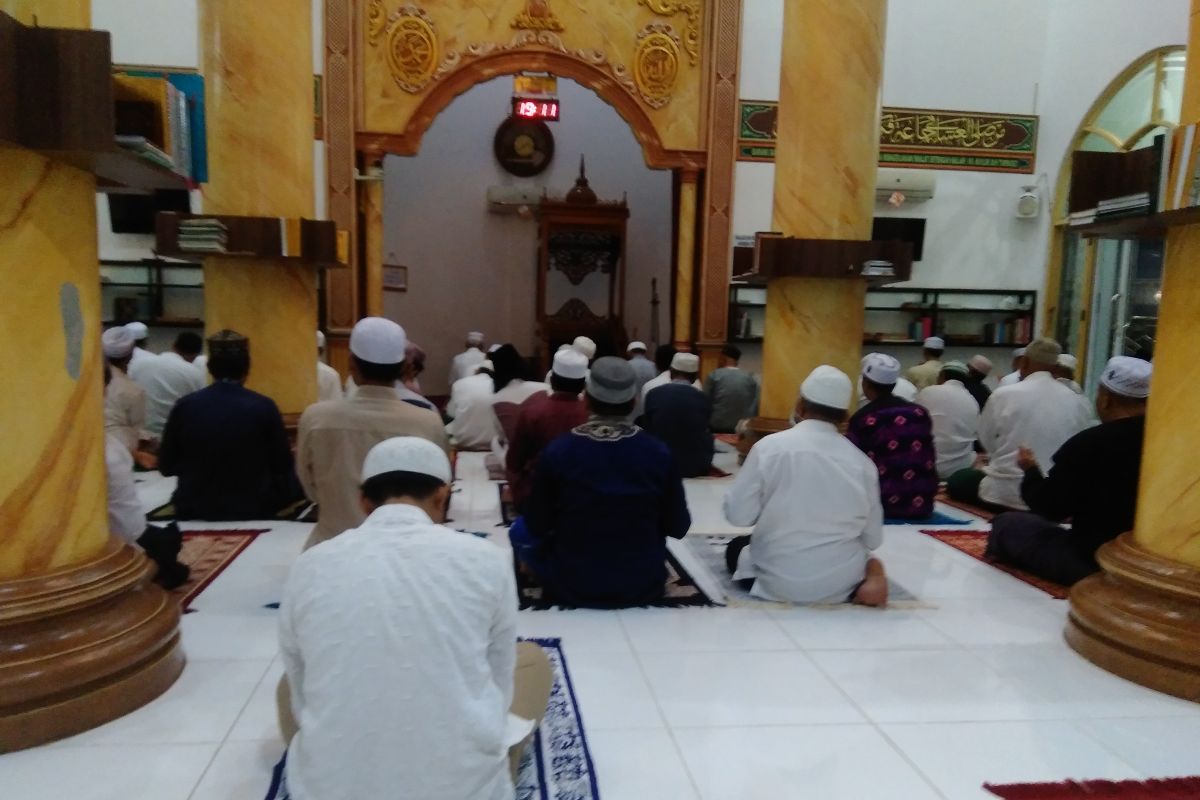 Peribadahan malam nisfu sa'ban aman dan lancar