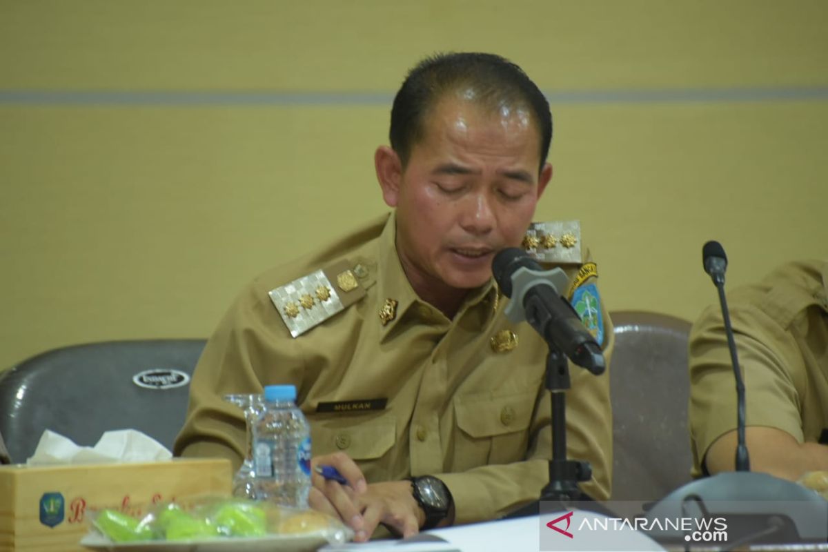 Nekat shalat berjamaah di masjid, siap-siap dibubarkan