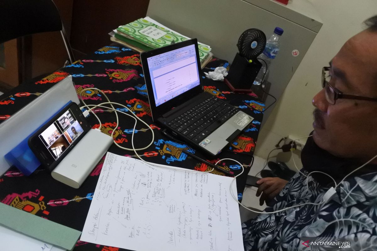 Jurusan Sastra Jawa: Prospek kerja, gaji, dan keahlian yang dibutuhkan