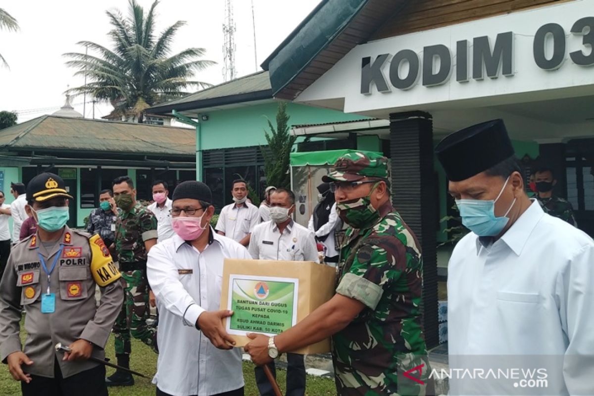 Tim Gugus Penanganan COVID-19 bantu Limapuluh Kota 100 APD