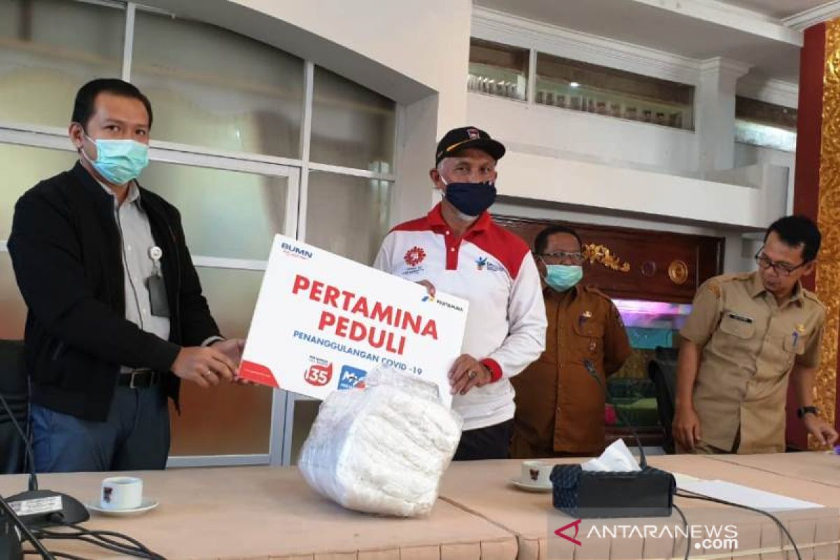 Pertamina bantu alat pelindung diri rumah sakit rujukan COVID-19 di Padang