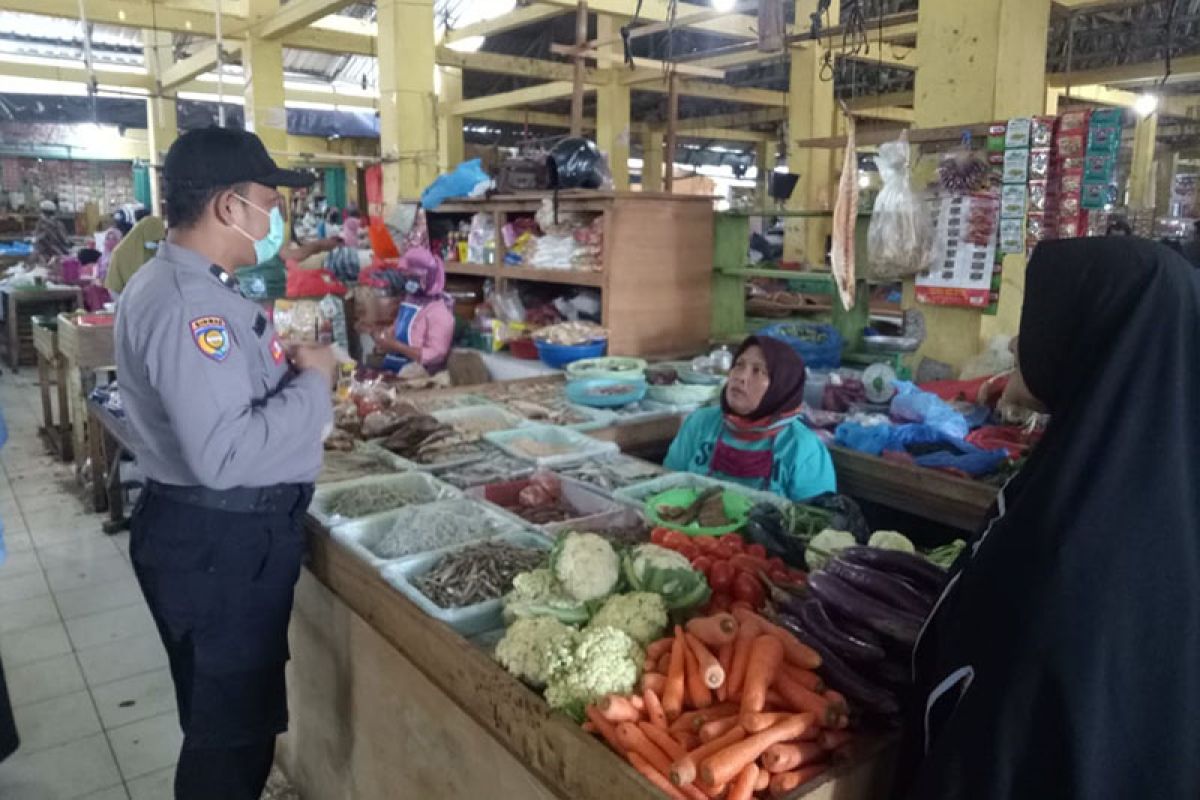 Personel Polda Aceh edukasi masyarakat cegah COVID-19