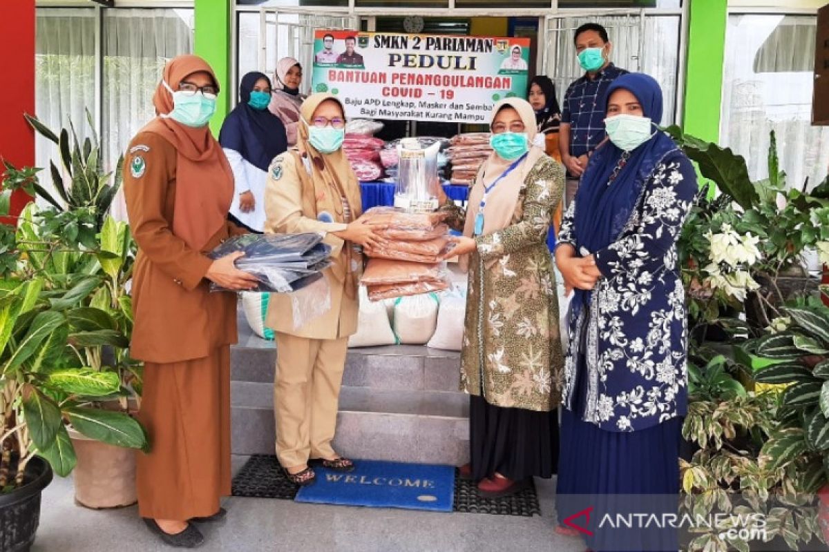 SMKN 2 Pariaman serahkan APD untuk RSUD Pariaman