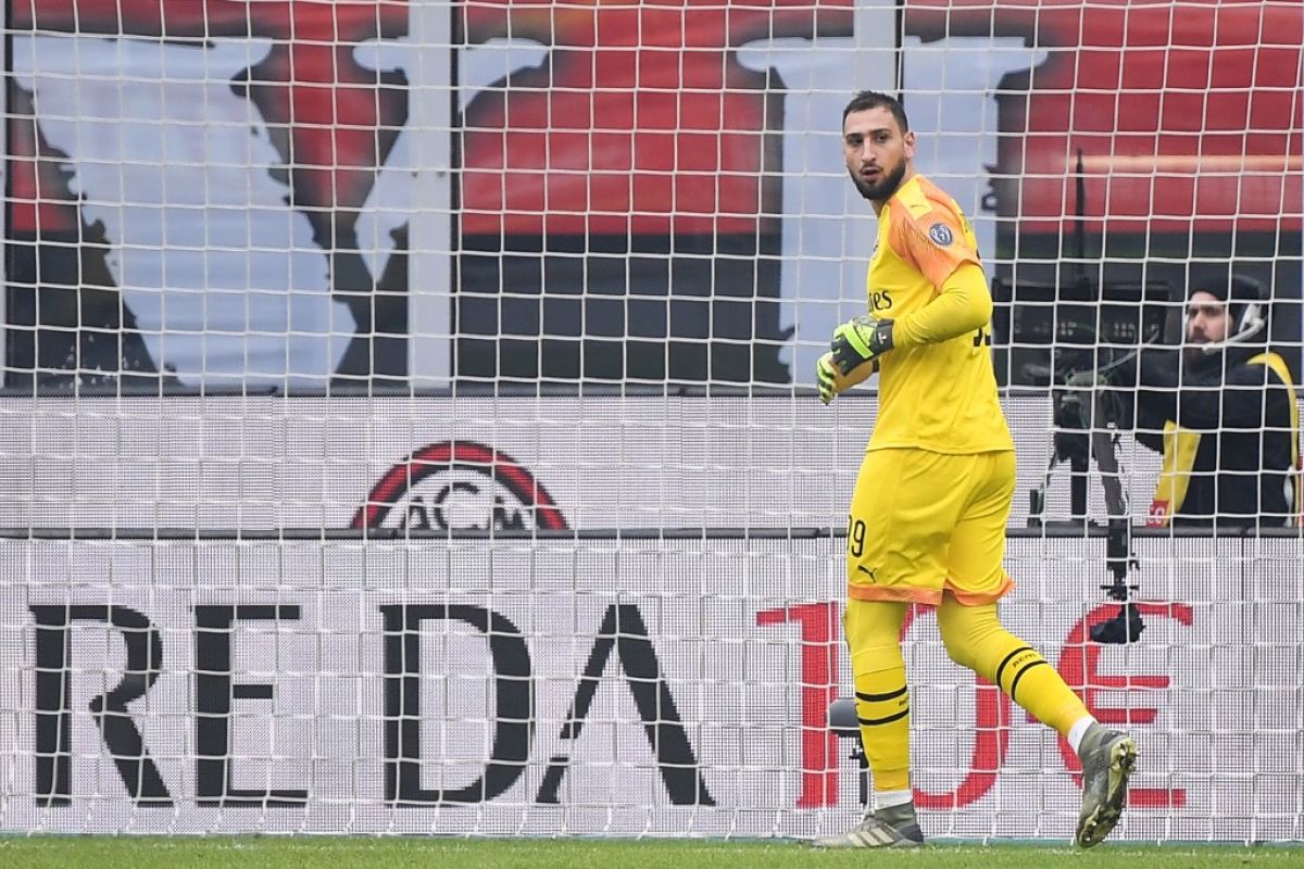 Kiper AC Milan Gianluigi Donnarumma positif COVID-19