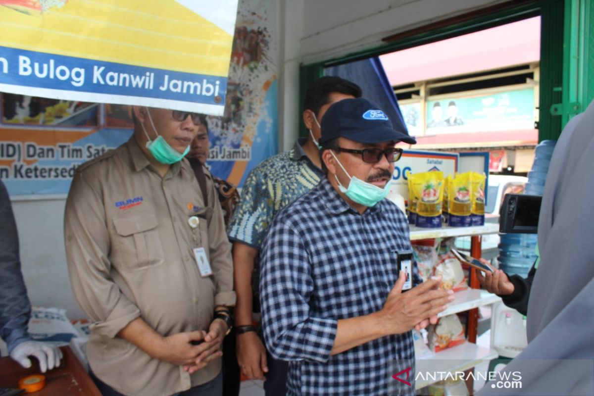 Bulog Jambi gelontorkan gula pasir untuk stabilkan harga di pasaran