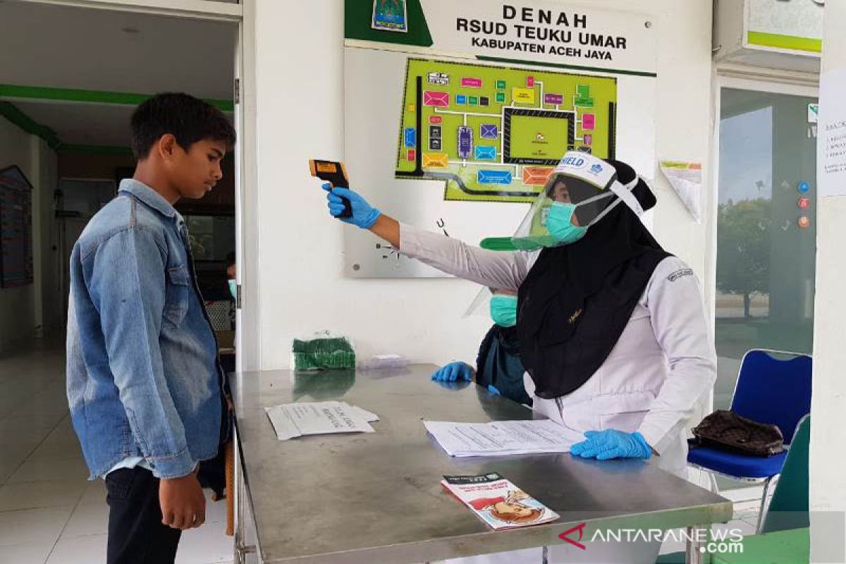 Pelayanan kesehatan di poli Rumah Sakit Teuku Umar Calang diperketat