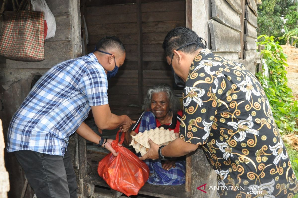 FIFGROUP Aceh Timur salurkan bantuan sembako untuk warga terdampak COVID-19