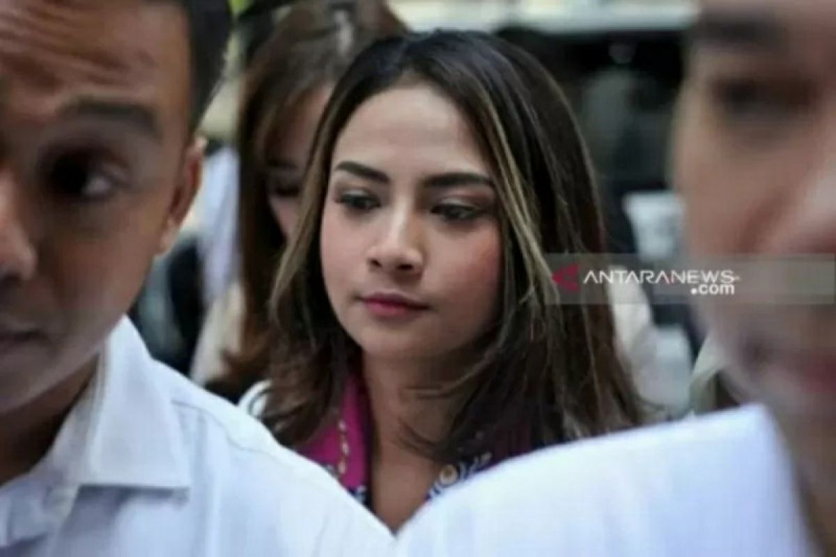 Vanessa Angel ke Surabaya untuk urusan pekerjaan