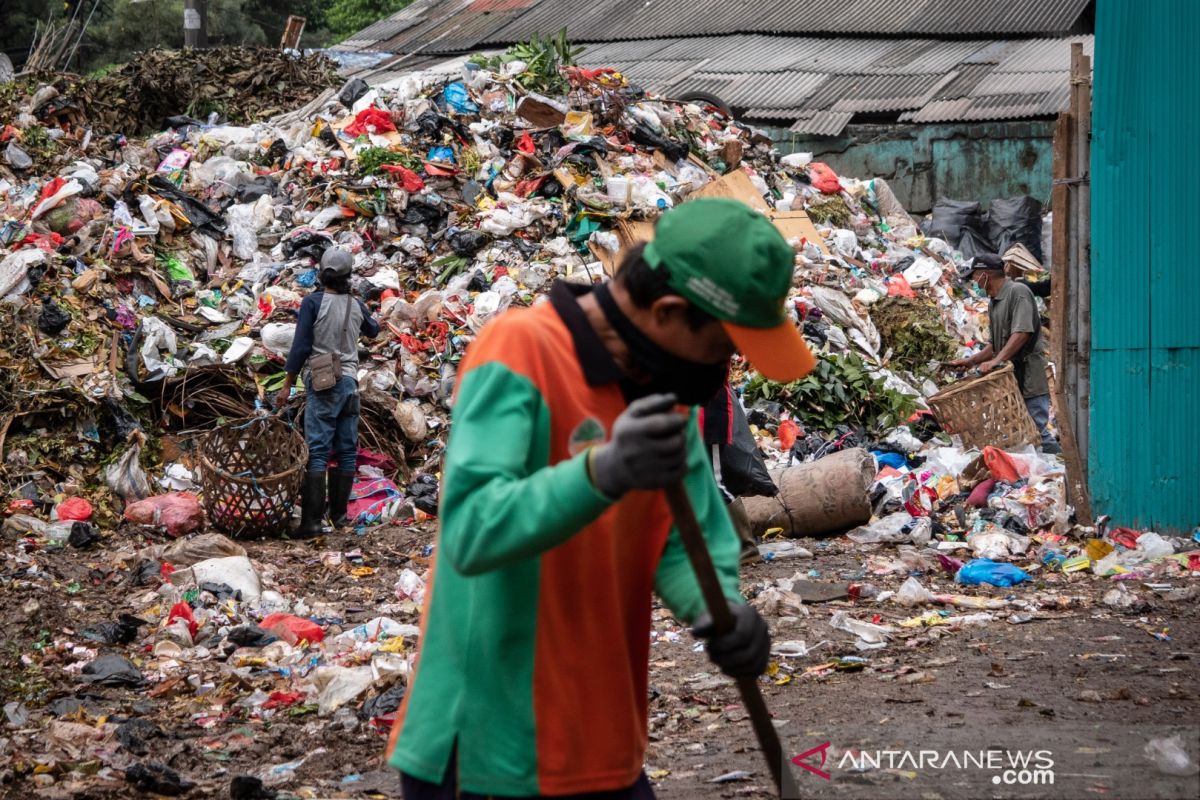 Aktivitas keluar rumah berkurang, volume sampah di Payakumbuh naik