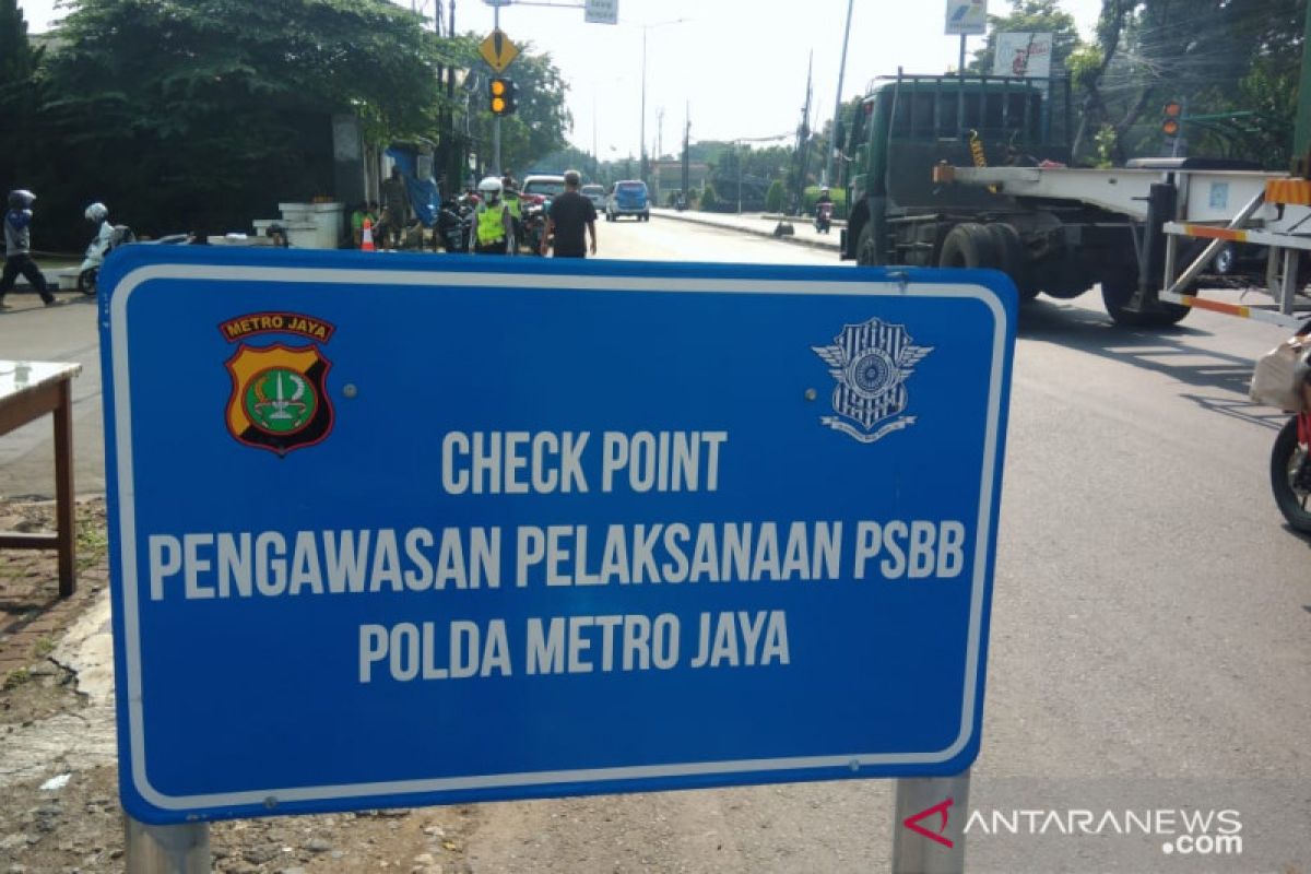 Polda Metro ingatkan pengendara wajib gunakan masker dan sarung tangan