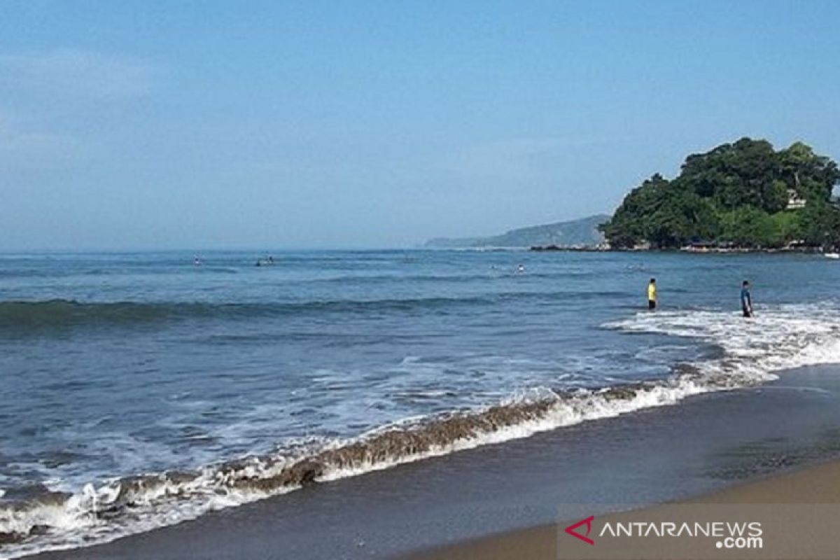 Dua wisatawan asal Bogor hilang tenggelam di Pantai Karangsari Sukabumi