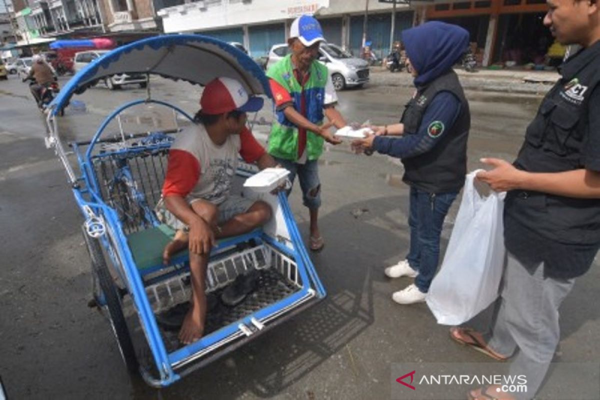 Berbagi makanan gratis ringankan dampak  COVID-19