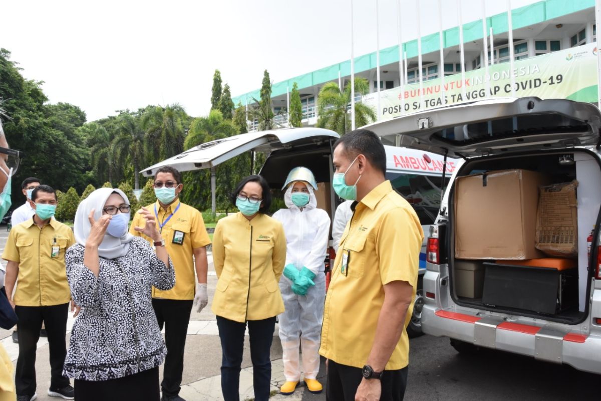 Petrokimia Gresik beri bantuan APD ke Satgas COVID-19 BUMN Jatim