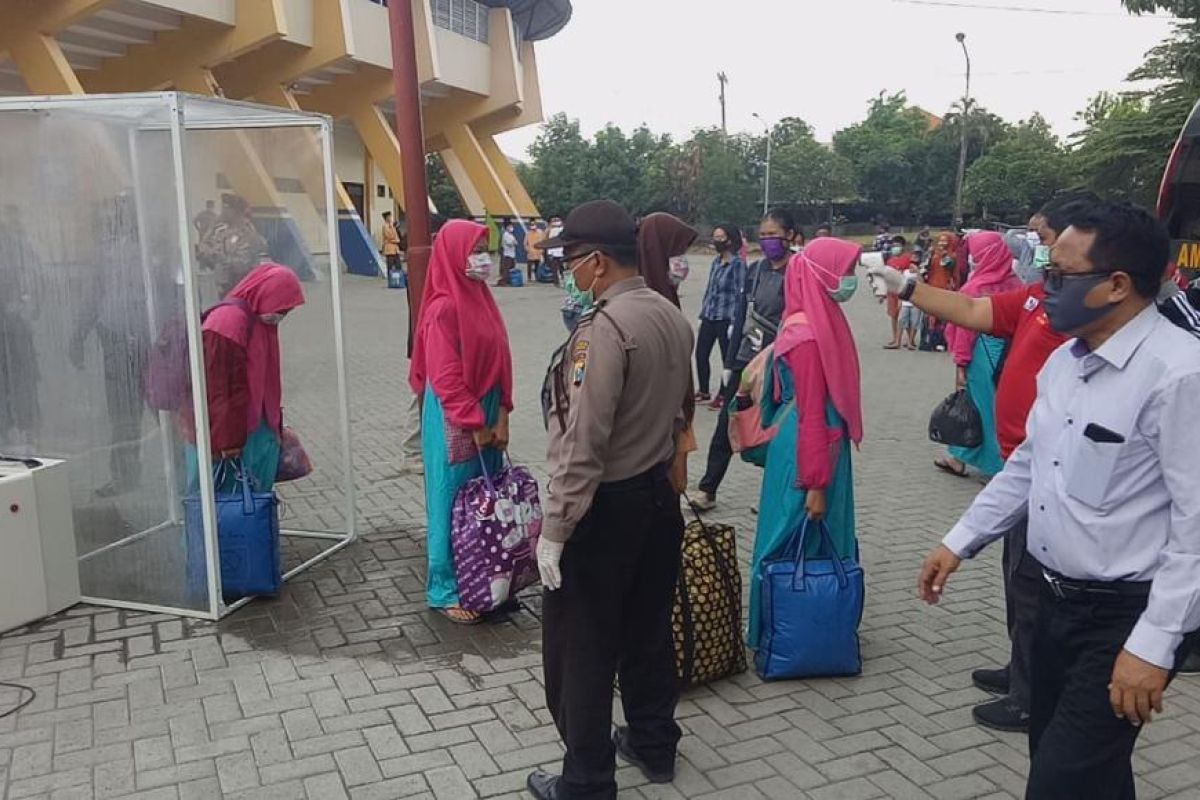 143 santri Sidoarjo pulang dari Ponpes Mojokerto jalani pemeriksaan